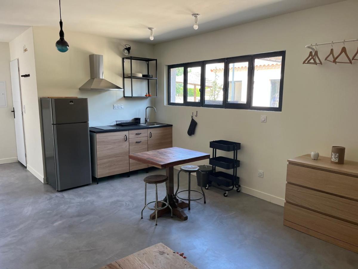 Studio Dans Les Alpilles Apartment Fontvieille Bagian luar foto