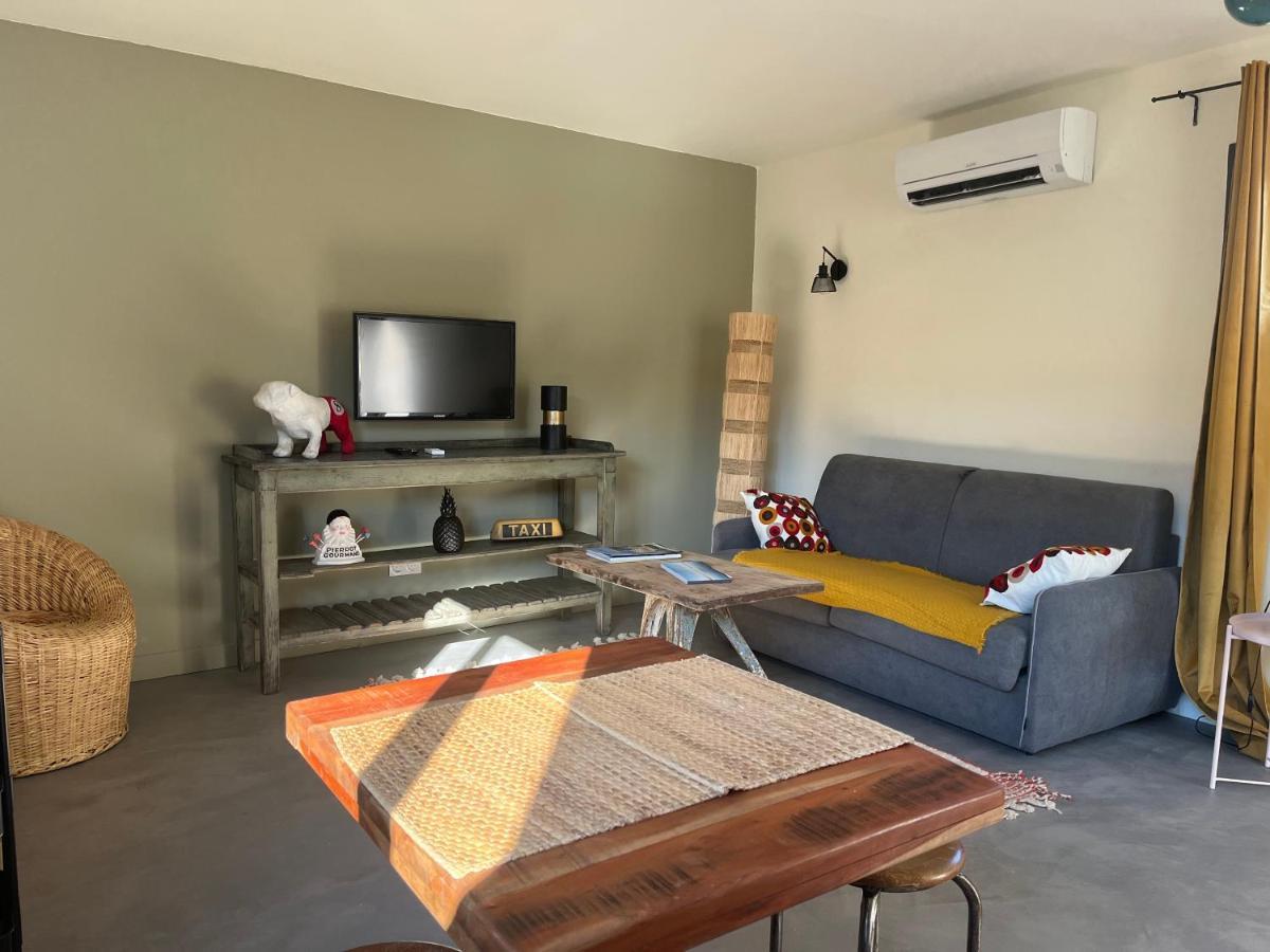 Studio Dans Les Alpilles Apartment Fontvieille Bagian luar foto
