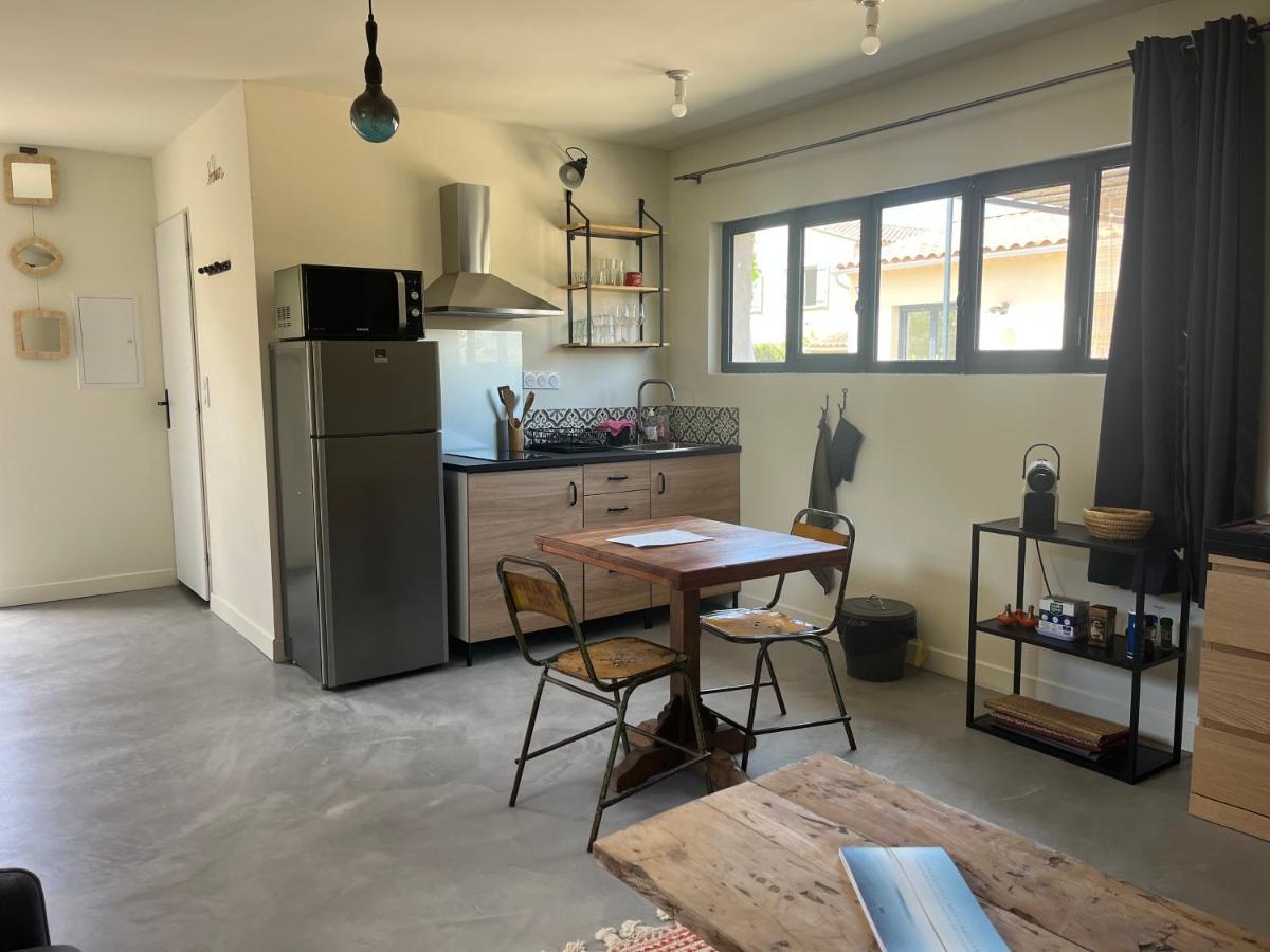 Studio Dans Les Alpilles Apartment Fontvieille Bagian luar foto